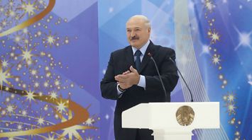 Лукашенко принял участие в открытии XV Рождественского международного турнира любителей хоккея и республиканских соревнований среди детей и подростков "Золотая шайба"