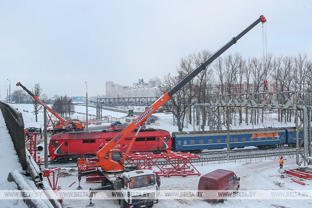 Закрывается движение транспорта на двух путепроводах МКАД