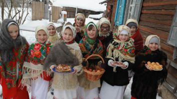 Детский колядный обряд "Куры" провели в Кличевском районе