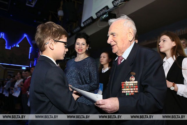Именные стипендии Белорусского фонда мира вручены в Гродно талантливым учащимся области
