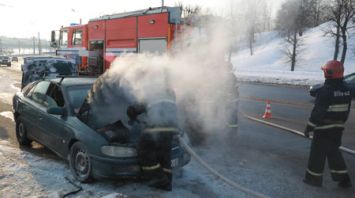 В Могилеве во время движения загорелась легковушка