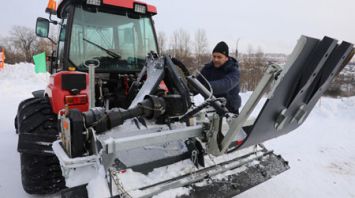 В Витебске тестируют технику МТЗ для катков и лыжных трасс