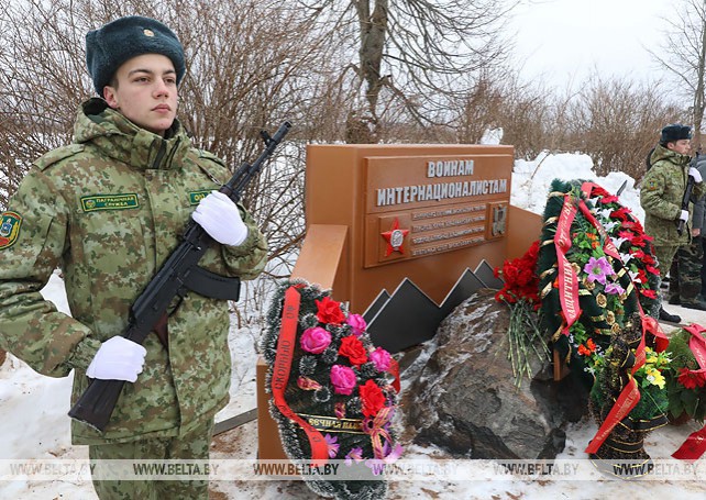 Памятник воинам-интернационалистам открыт в Полоцком районе