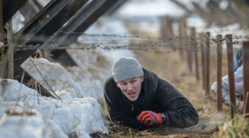 Первая зимняя гонка с препятствиями "Патриот" прошла на "Линии Сталина"