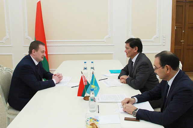 Турчин встретился с послом Казахстана