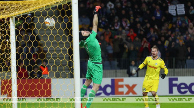 Футболисты БАТЭ победили "Арсенал" в первом матче 1/16 финала ЛЕ