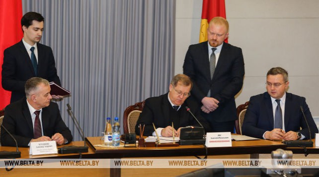 Соглашение между нанимателями, профсоюзами и властью подписано в Бресте