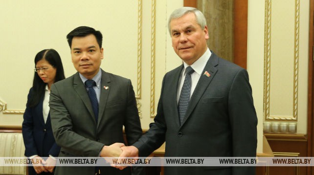 Андрейченко встретился с послом Вьетнама в Беларуси Фам Хаемом