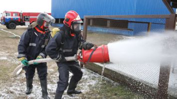 Учения по ликвидации последствий утечки аммиака прошли на Рогачевском молочно-консервном комбинате