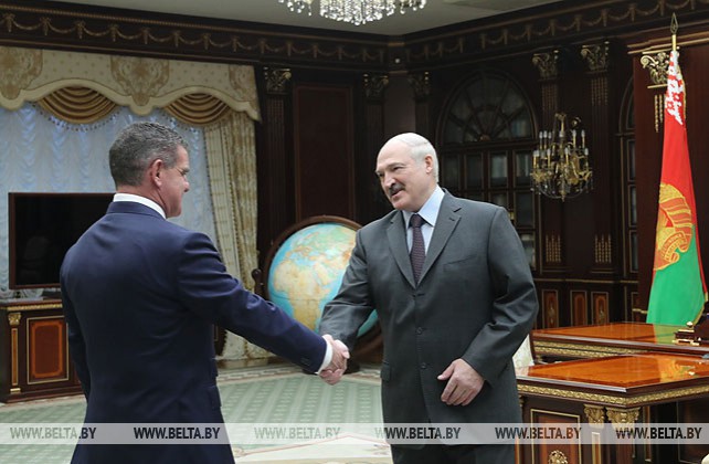 Лукашенко встретился с председателем административного совета, владельцем компании "Штадлер Рейл Групп"