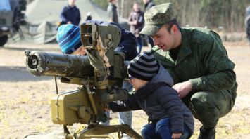 День открытых дверей для родственников военнослужащих прошел на полигоне Брестский