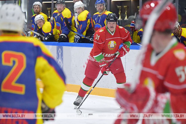 Хоккейная команда Президента Беларуси победила брестчан в полуфинале любительского турнира