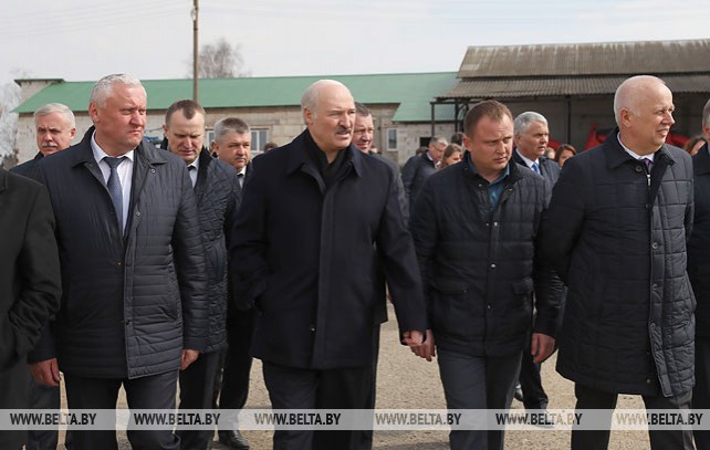 Лукашенко совершает рабочую поездку в Логойский район