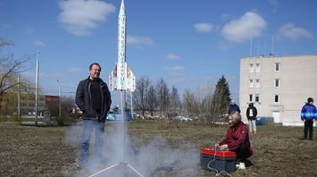 В Гродно напечатали на 3D-принтере летающую копию ракеты "Сатурн-5"