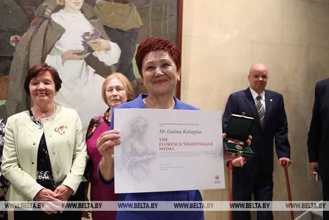 Белорусской медсестре Галине Кулагиной вручили медаль имени Флоренс Найтингейл