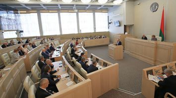 Сенаторы поддержали декрет о дополнительных мерах по борьбе с коррупцией