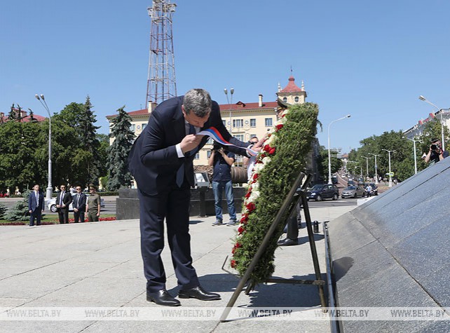 Председатель Национального совета Словакии возложил венок к монументу Победы в Минске