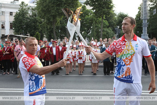"Пламя мира" II Европейских игр встретили в Гомеле