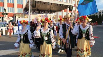 Фестиваль народной музыки "Звіняць цымбалы і гармонік" открылся в Поставах