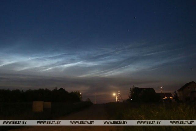 В небе над Гродно наблюдалось редкое атмосферное явление - серебристые облака