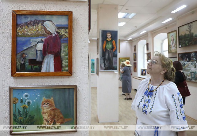 Областная выставка художников-любителей "Моя семья" открылась в Витебске