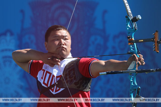Соревнования по стрельбе из классического лука среди мужчин проходят на II Европейских играх