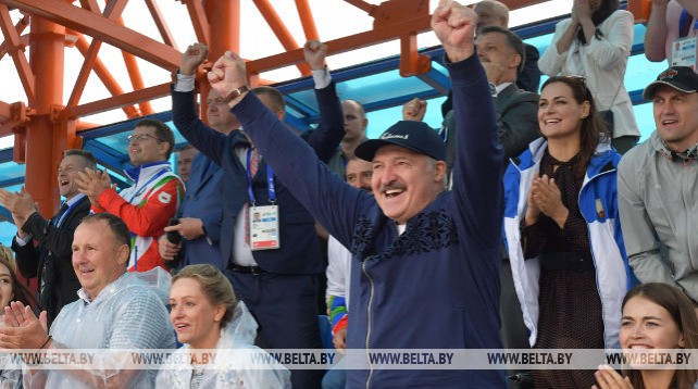 Лукашенко посетил соревнования по гребле II Европейских игр