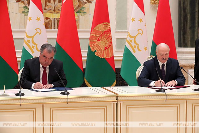 Лукашенко и Рахмон подписали договор о стратегическом партнерстве