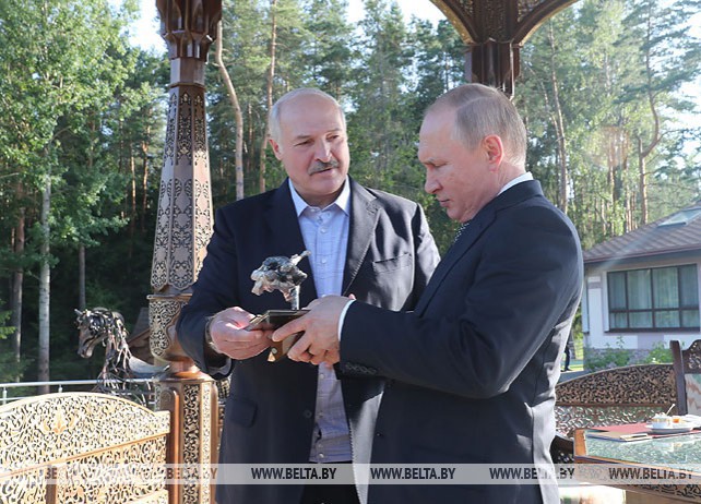Неформальная встреча Лукашенко с Путиным прошла в государственной резиденции "Заславль"