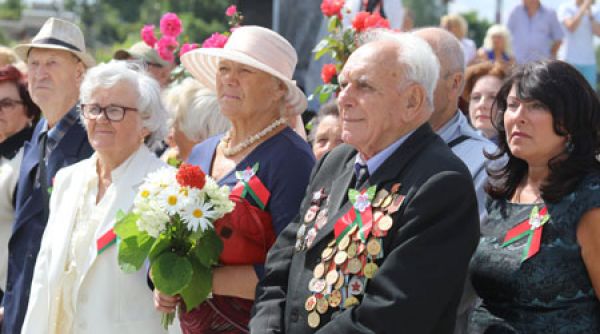 Акция "Память вечна" прошла на мемориальном комплексе "Урочище Пески"