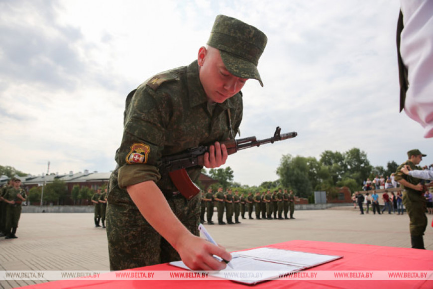 Студенты военной кафедры Гомельского государственного медицинского университета приняли присягу в Брестской крепости