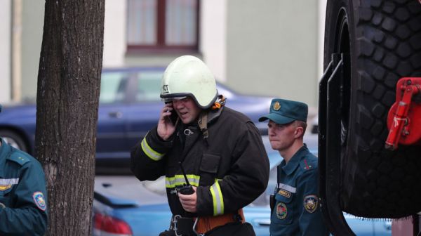 В минском ТЦ обвалилась часть подвесного потолка