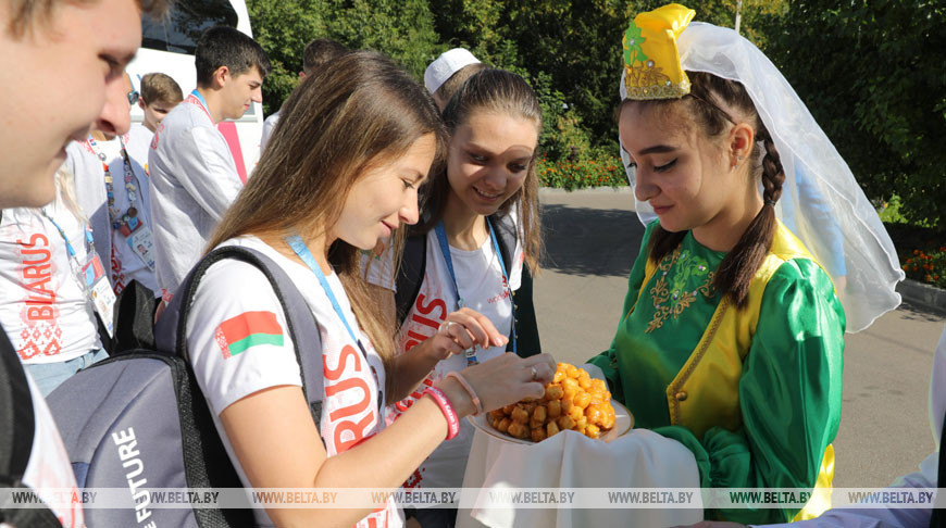 Белорусские участники WorldSkills посетили татарскую гимназию в Казани