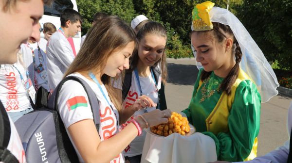 Белорусские участники WorldSkills посетили татарскую гимназию в Казани