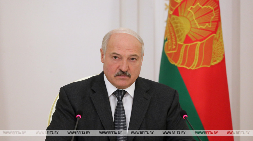 Лукашенко собрал совещание с членами правительства