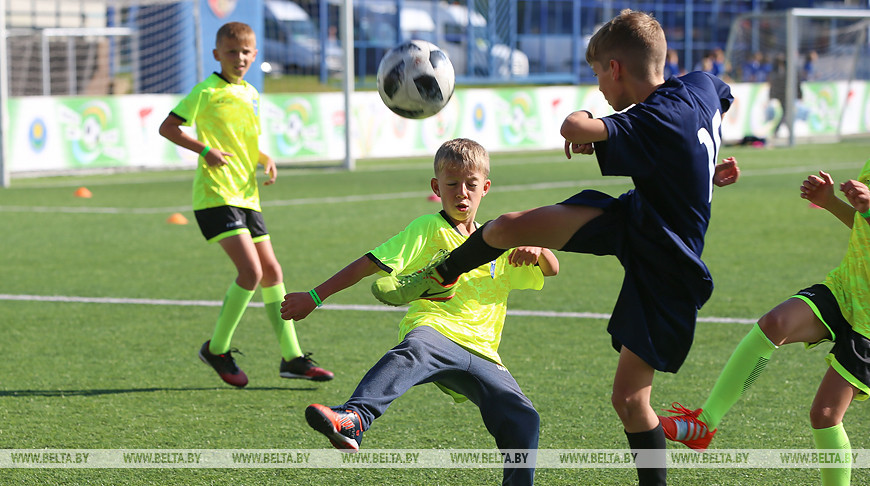 Юные футболисты начали финальный этап турнира "Кожаный мяч"