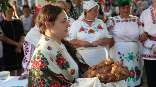 Обряд "Сваты" показали в Лельчицах