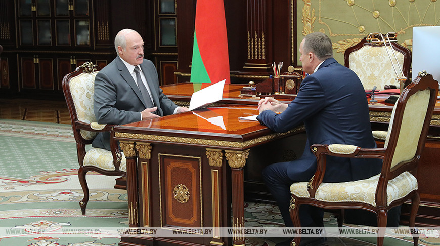 Лукашенко принял с докладом председателя Минского облисполкома