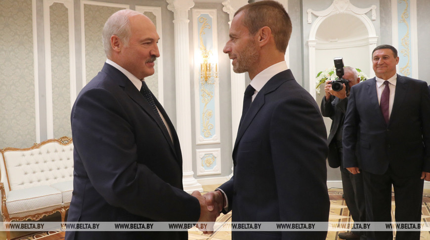 Лукашенко встретился с президентом Союза европейских футбольных ассоциаций (УЕФА)