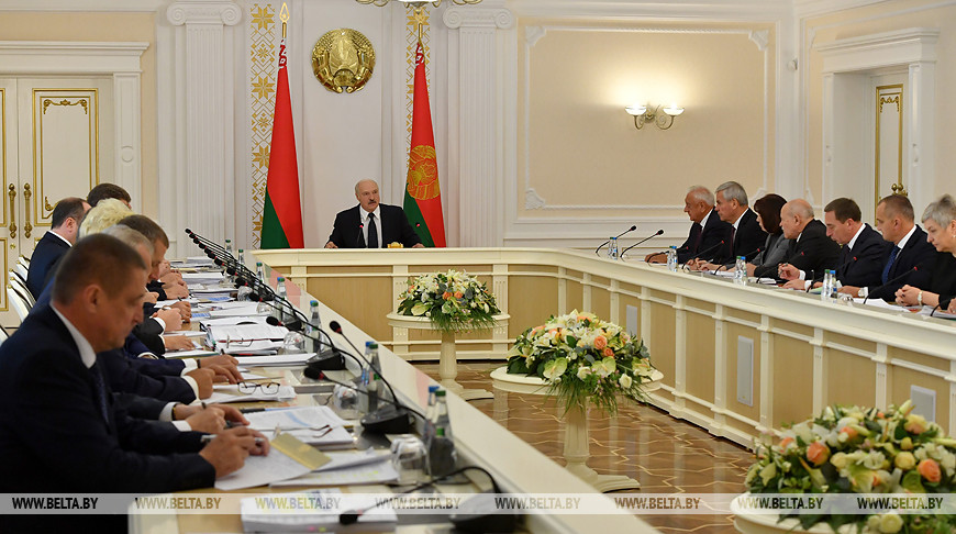 Прогнозные документы на 2020 год вынесены на совещание у Президента Беларуси