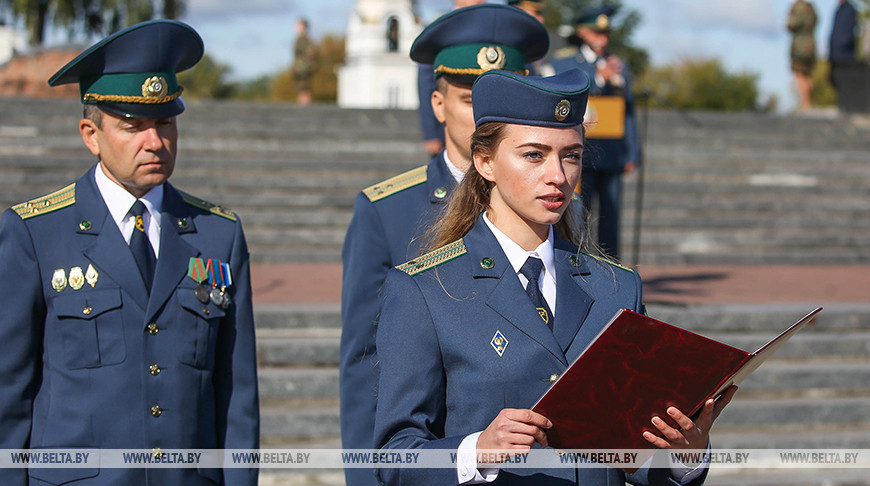 Молодые сотрудники таможни приняли присягу в Брестской крепости