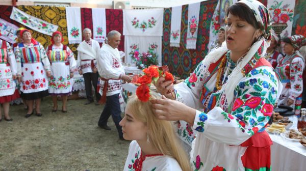 Уникальный свадебный обряд "Завiванне намёткi" сохранился в Лельчицком районе