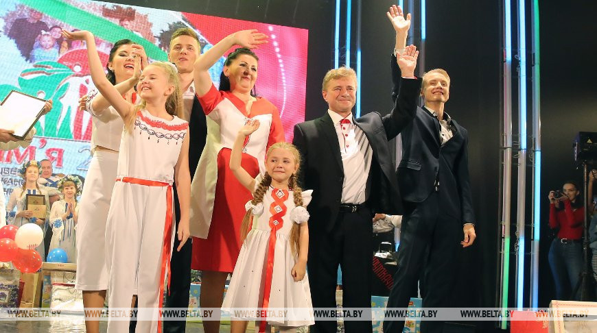 Семья Николаевых из Могилева стала обладателем звания "Семья года"