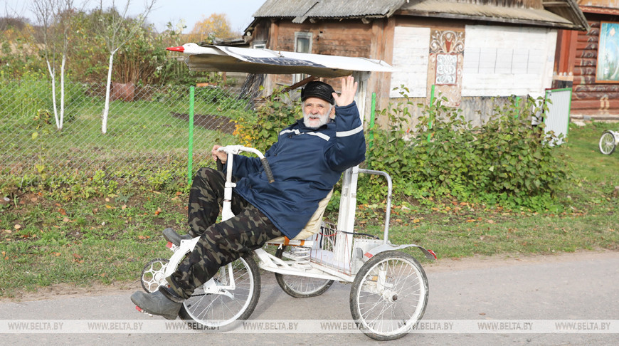 Пенсионер из Витебского района мастерит необычные велосипеды