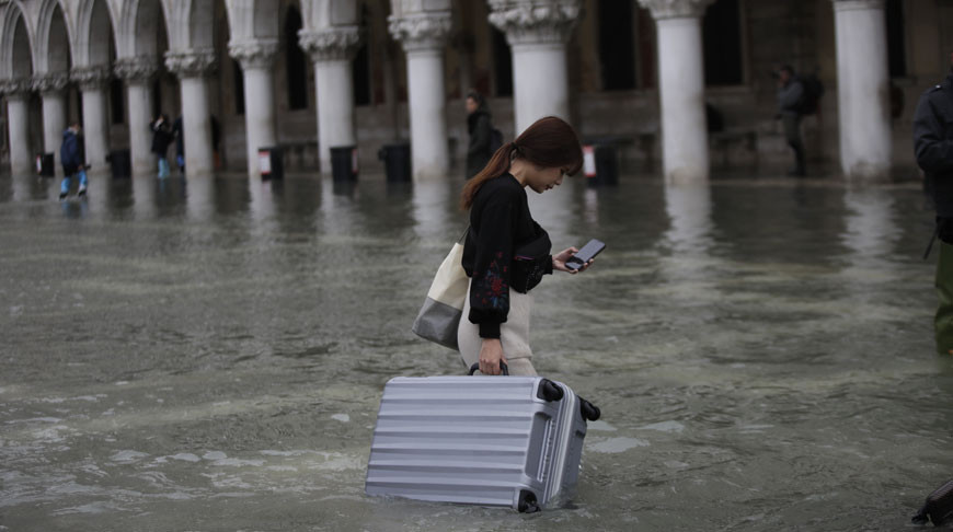 Вода в Венеции может подняться до 160 см - синоптики