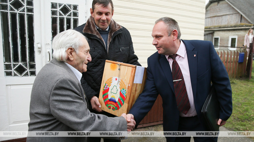 102-летний Семен Шубертий проголосовал на выборах депутатов Палаты представителей