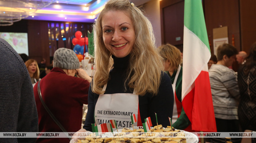 Минский международный клуб жен послов провел Рождественскую благотворительную ярмарку
