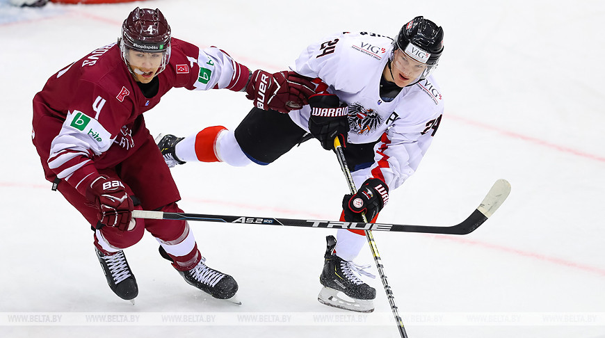 Сборная Австрии победила команду Латвии в матче 4-го тура молодежного ЧМ по хоккею в Минске
