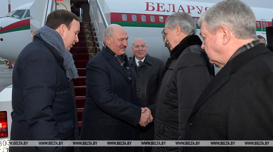 Лукашенко прибыл в Санкт-Петербург, где примет участие в саммитах ЕАЭС и СНГ