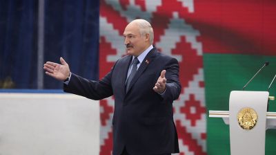 Лукашенко открыл Рождественский турнир любителей хоккея